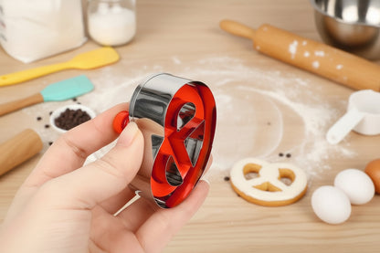 EMPORTE PIECE | Pretzel Signature