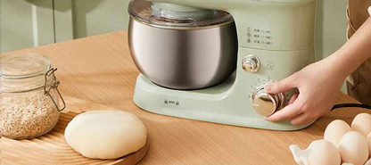 batteur-patisserie-6-vitesse-et-couvercle-anti-eclaboussure