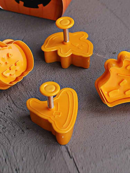 emporte piece halloween a piston 4 motifs facile a utiliser