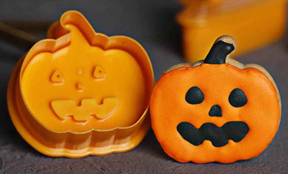 emporte piece halloween a piston motif citrouille