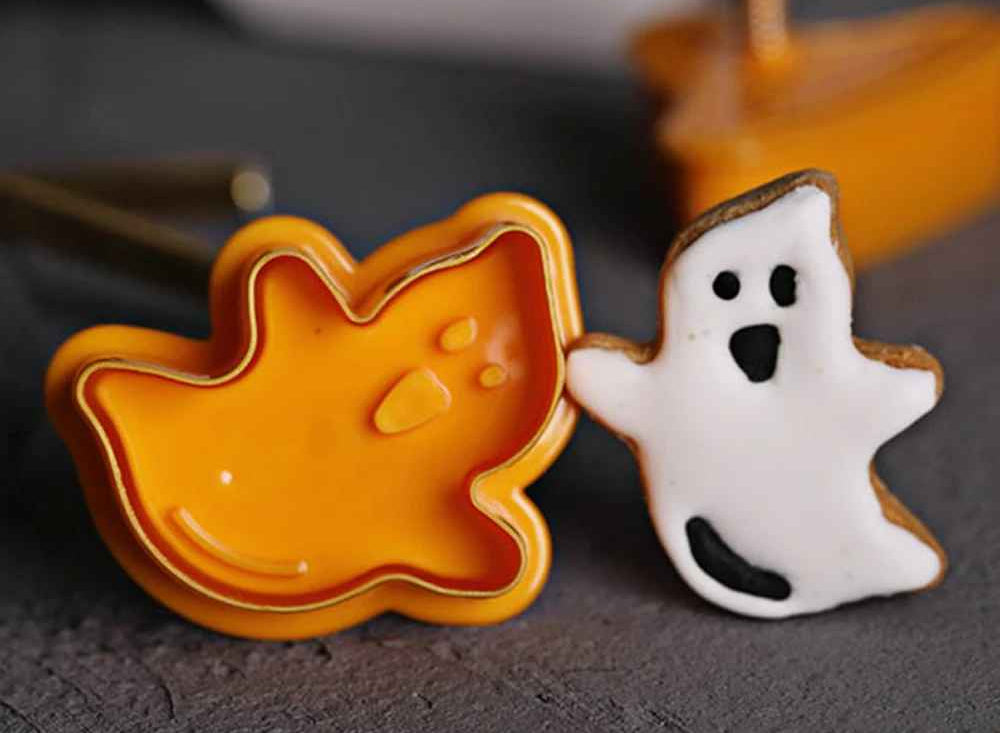 emporte piece halloween a piston motif fantome