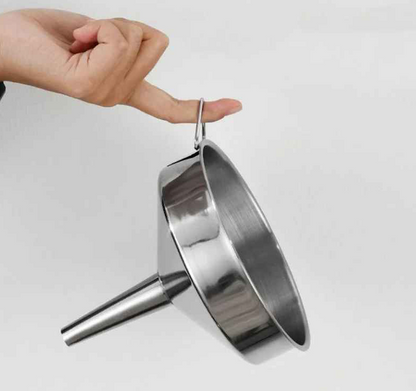 entonnoir en inox leger et polyvalent