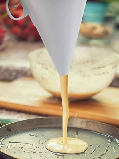 entonnoir a piston pour crepe parfaite