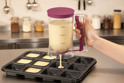 entonnoir a piston pour faciliter la preparation de petits gateaux