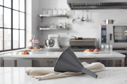 entonnoir en plastique pour cuisine et patisserie