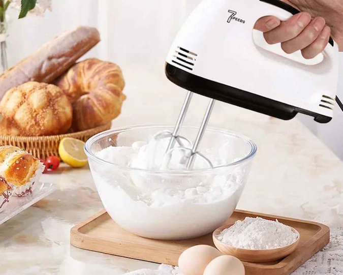fouet-electrique-7-vitesses-melange-farine