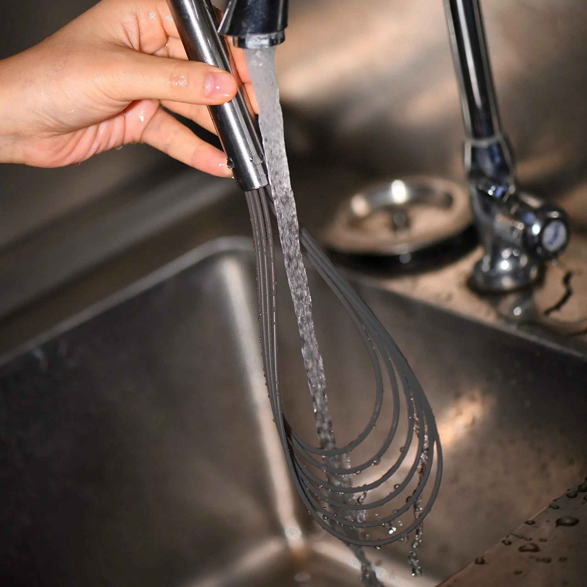 fouet-plat-silicone-noir-lavable