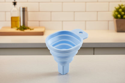 petit entonnoir silicone pliable bleu