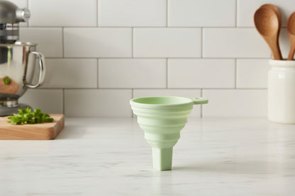 petit entonnoir silicone pliable vert