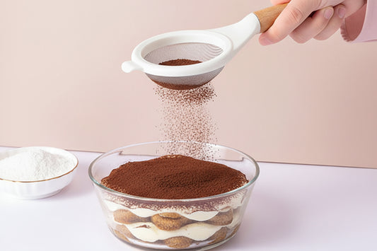 tamis avec poignée en bois pour cacao